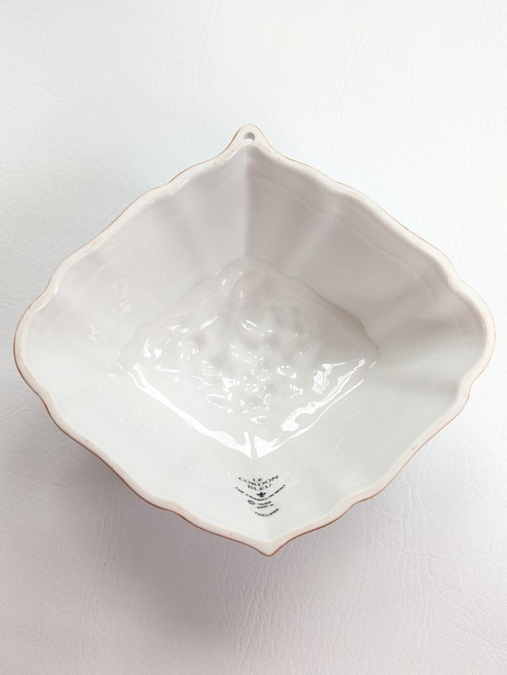 Le Cordon Bleu Franklin Mint Ceramic Grape Jello Mold - Picture 7 of 8
